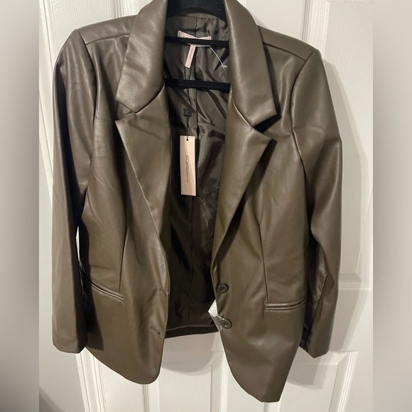 NWT BCBGeneration Faux Leather Boyfriend Blazer -Dark olive - Picture 9 of 9